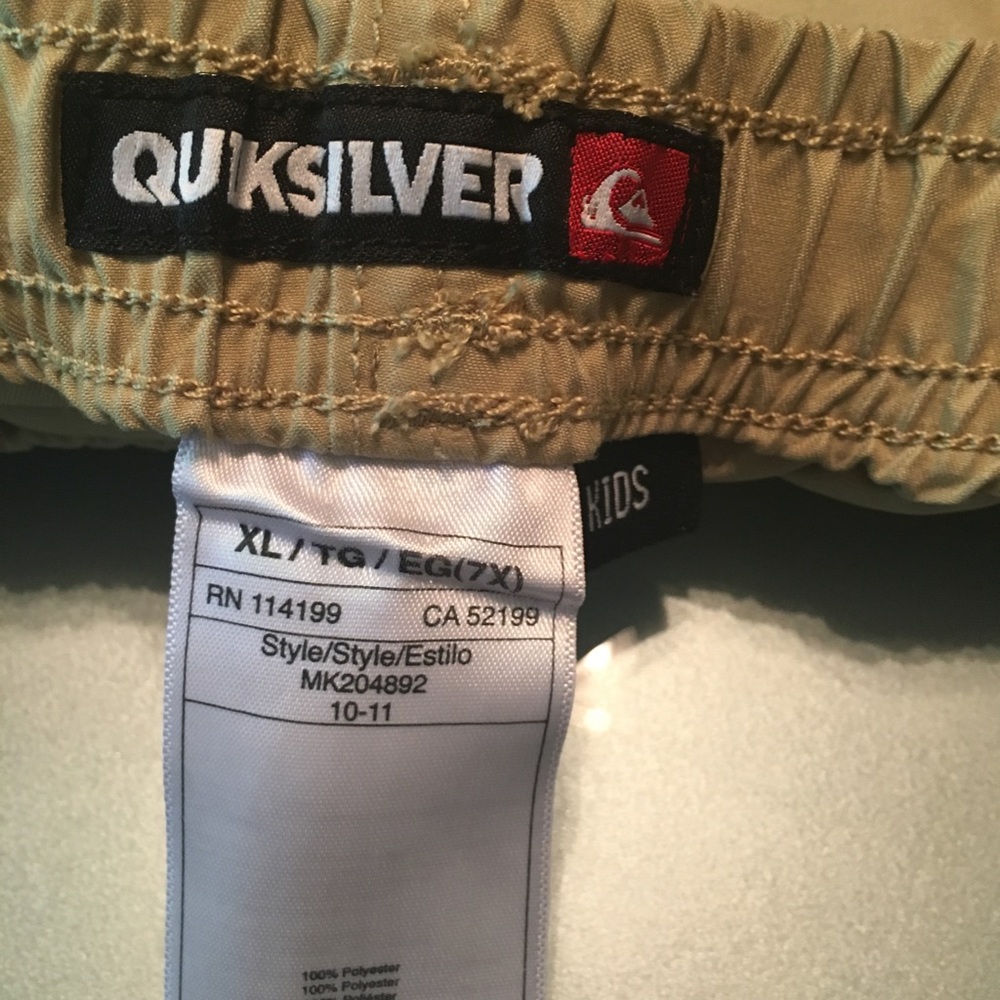 Quiksilver Elastic Waist Cargo Shorts - Picture 4 of 4
